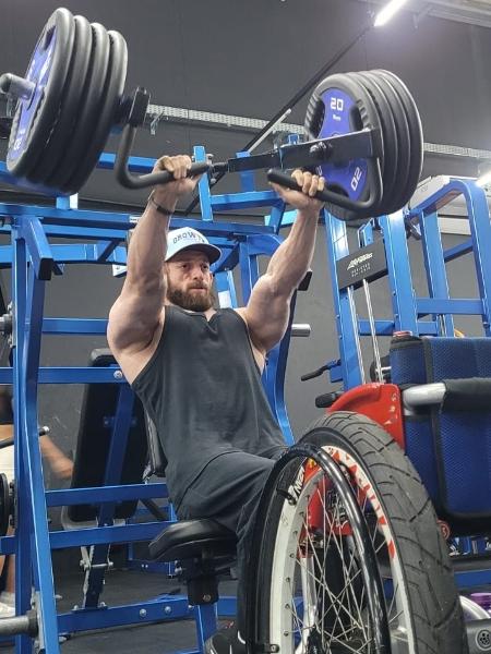 Gorila Albino foi top 3 do campeonato Mr. Olympia, de maior prestígio do esporte.