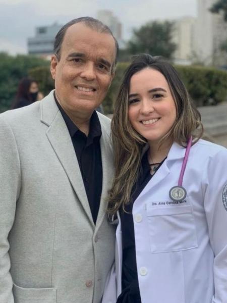 Régis e Anna; ela se formou em medicina
