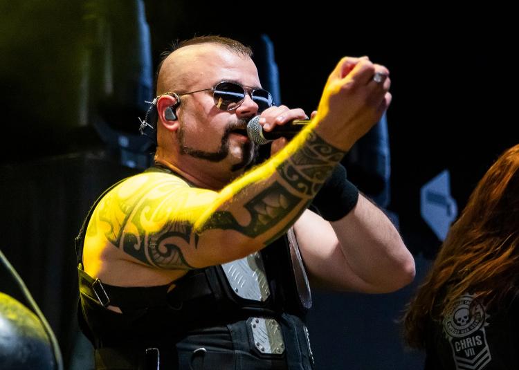 Bangers Open Air: Joakim Brodén, do Sabaton, em show no Michigan Lottery Amphitheatre em de setembro de 2024, em Sterling Heights, Michigan