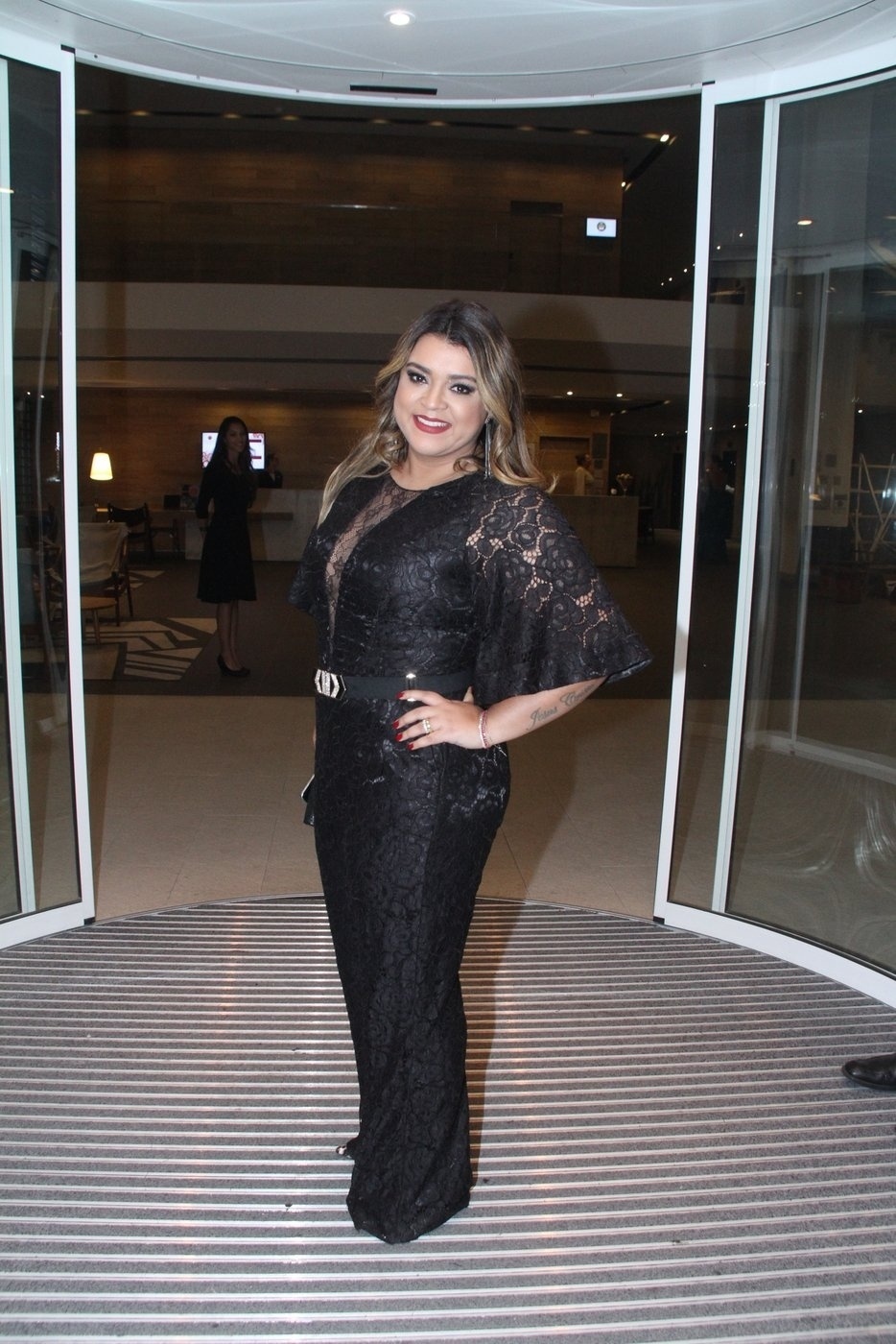 22.mar.2016 - Preta Gil posa para fotos ao chegar no Hotel Grand Mercure para o Prêmio Quem, no Rio - Thyago Andrade/Brazil News