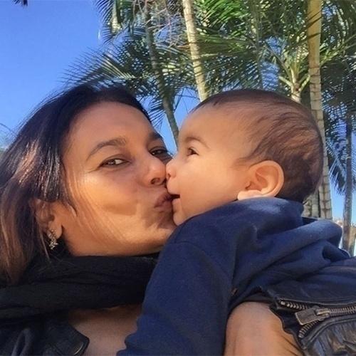 O segundo filho de Dira Paes nasceu quando ela tinha 46 anos, em outubro de 2016. - Reprodução/Instagram