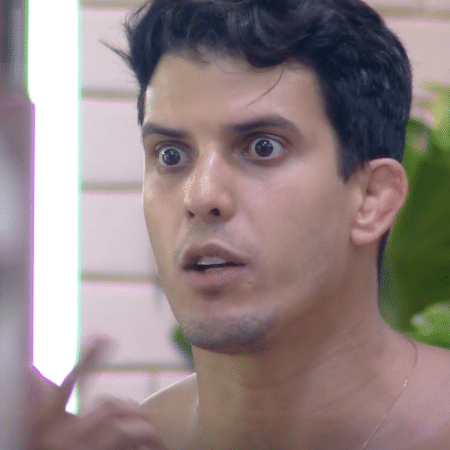 Felipe Sertanejo briga com Nadja em "A Fazenda 10" - Reprodução/PlayPlus - Reprodução/PlayPlus