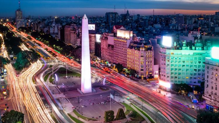 Avenida 9 de Julio e Obelisco, em Buenos Aires - diegograndiqGetty Images/iStockphoto
