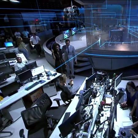 Maria Júlia Coutinho comemora estreia na bancada do "Jornal Nacional" ao fim do telejornal - Reprodução/TV Globo - Reprodução/TV Globo
