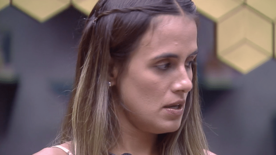 Carolina conversa com Tereza após jogo da discórdia - Reprodução/GloboPlay