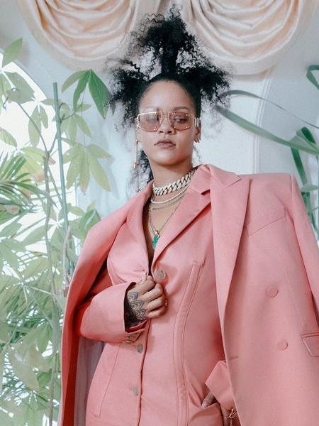 Rihanna com look "Fenty" - Reprodução/Instagram/T: The New York Times Style Magazine