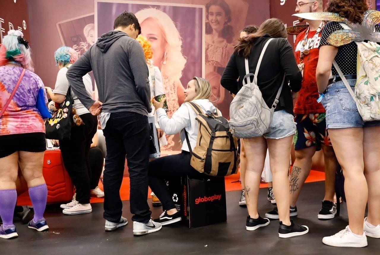 Público faz uma pausa para descansar na CCXP 2019 - Mariana Perkin/UOL