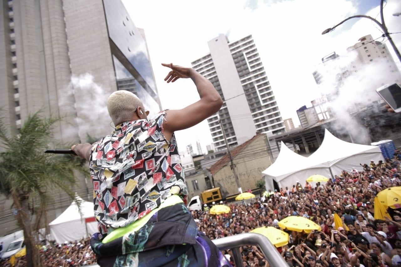 MC Zaac anima foliões no Bloco KondZilla, em São Paulo - André Lucas/UOL