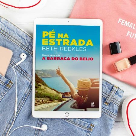 Pé Na Estrada, livro da série "A Barraca do Beijo" - Reprodução/Instagram