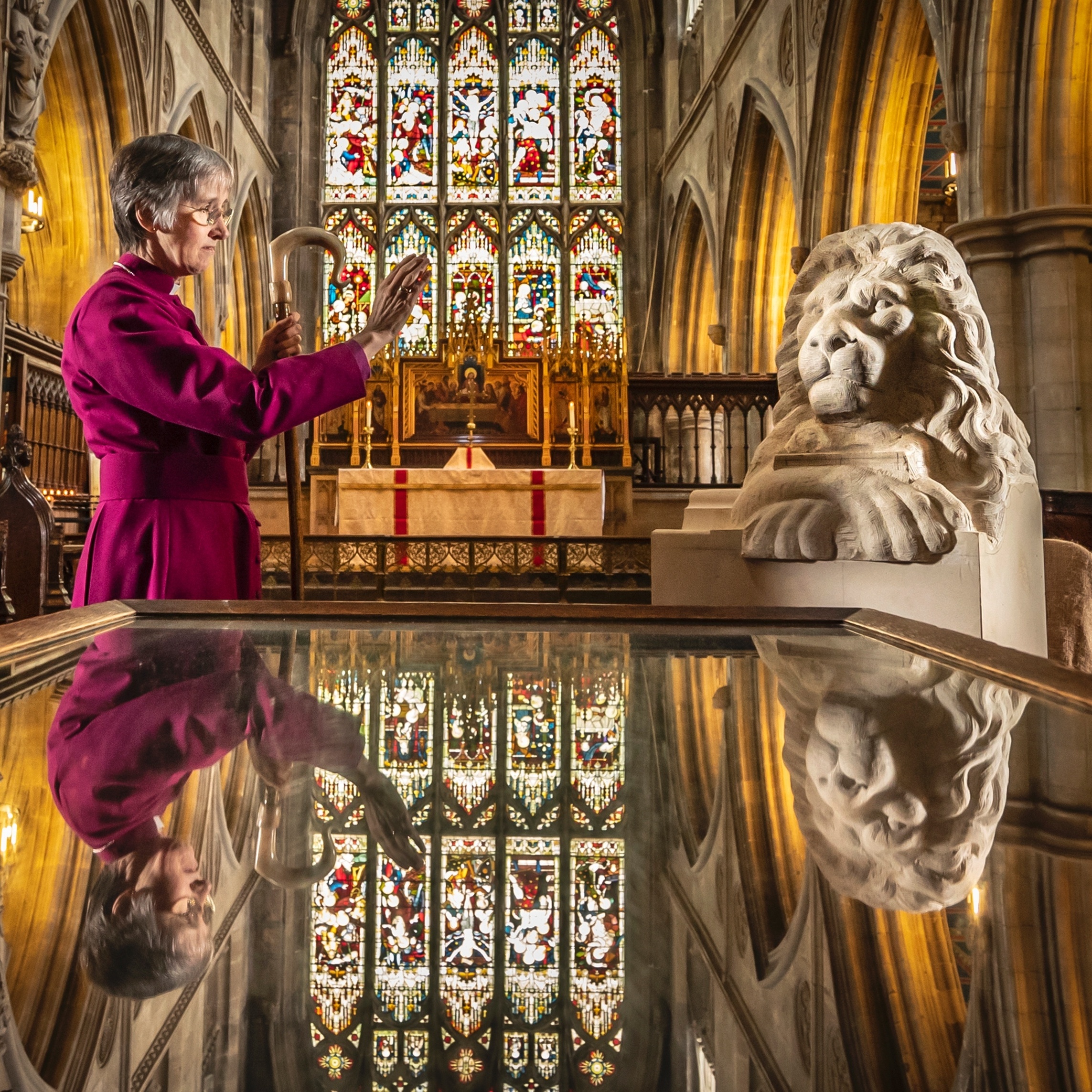 As Crônicas de Nárnia' inspira estátuas em igreja na Inglaterra