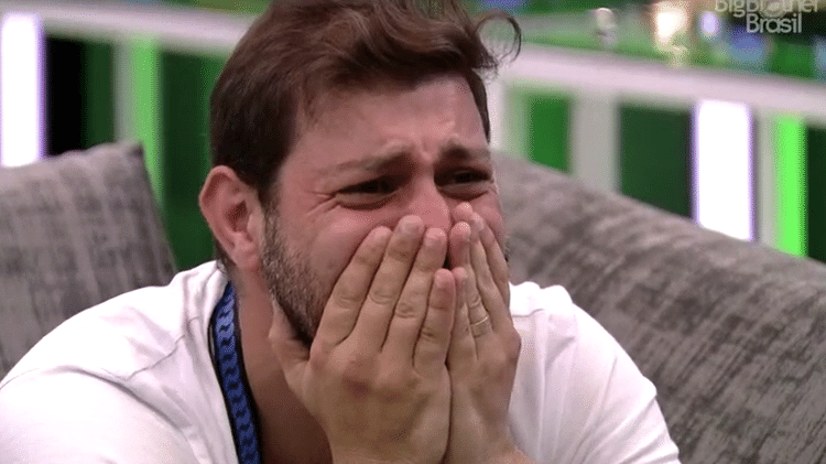 BBB 21: Caio se emociona com o terceiro presente do anjo - Reprodução / Globoplay - Reprodução / Globoplay