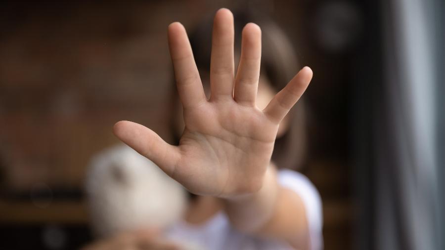Ansiedade, depressão, TDAH, drogas: palmadas e gritos podem trazer transtornos variados Ansiedade, depressão, TDAH, drogas: palmadas e gritos podem trazer transtornos variados