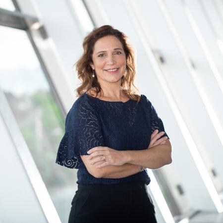 Há 8 anos Cristina Garcia faz parte do júri do programa 'Para Mulheres na Ciência'. Há 8 anos Cristina Garcia faz parte do júri do programa 'Para Mulheres na Ciência'.