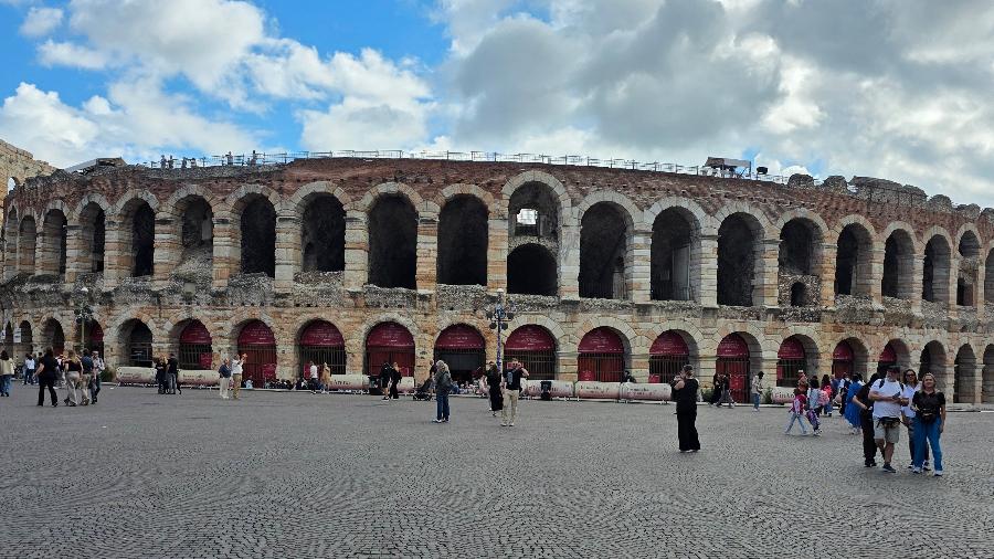 Verona é um dos pontos turísticos que vocë pode visitar de carro a partir de Milão, no norte da Itália Verona é um dos pontos turísticos que vocë pode visitar de carro a partir de Milão, no norte da Itália