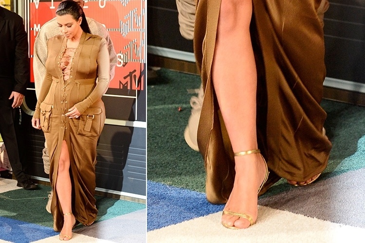 Kim Kardashian de salto alto - Getty Images