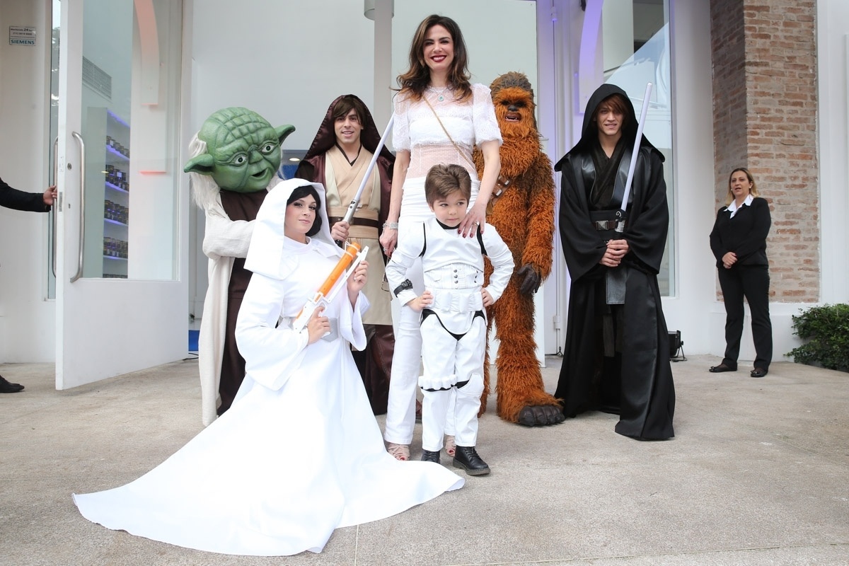 17.mar.2016 - Luciana Gimenez comemora os 5 anos do filho, Lorenzo Gabriel, em um buffet em Moema, zona sul de São Paulo - Manuela Scarpa/Brazil News