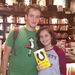 25.mai.2016- Bernardo Guarispo e Kimberly Castro viraram fã de Jout Jout após o vídeo "Não Tira o Batom Vermelho" - Marcela Ribeiro/UOL - Marcela Ribeiro/UOL