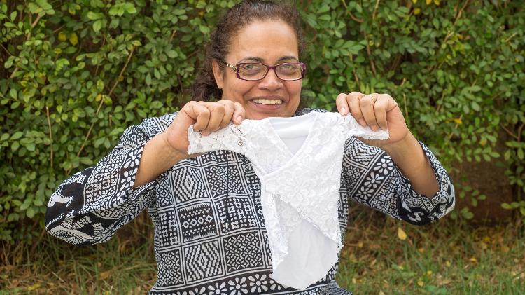 Carmem e a roupinha inspirada no look usado por Gisele Bündchen  - Fabio Melo/UOL - Fabio Melo/UOL