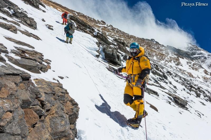 Expedição brasileira comandada por Karina Oliani durante escalada no Everest - Divulgação / Pitaya Filmes