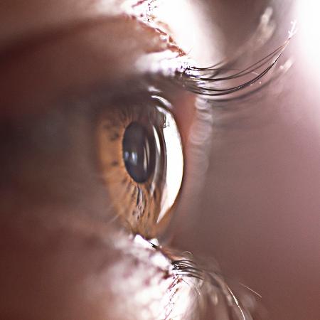 Visita ao oftalmologista ajuda a prevenir o melanoma ocular - iStock