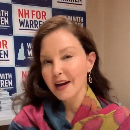 Ashley Judd em vídeo para campanha de Elizabeth Warren - Reprodução/Twitter