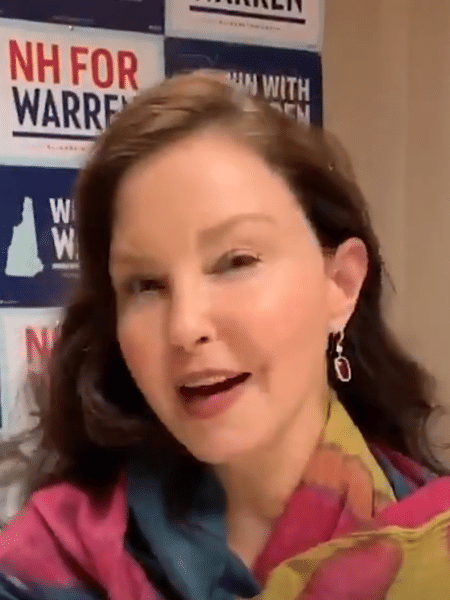 Ashley Judd em vídeo para campanha de Elizabeth Warren - Reprodução/Twitter