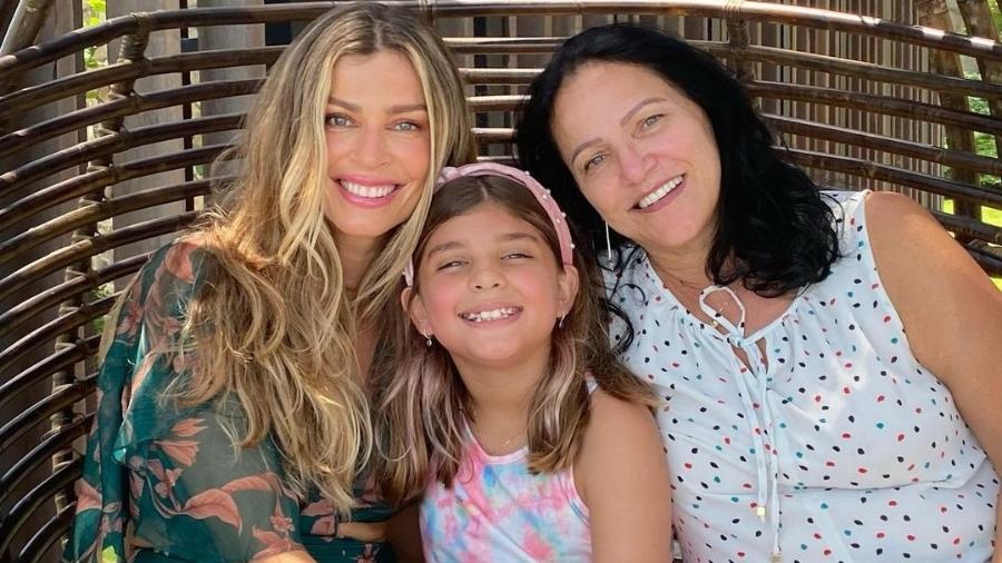 Grazi Massafera com a filha Sofia e a mãe, Cleuza Soares - Reprodução/Instagram