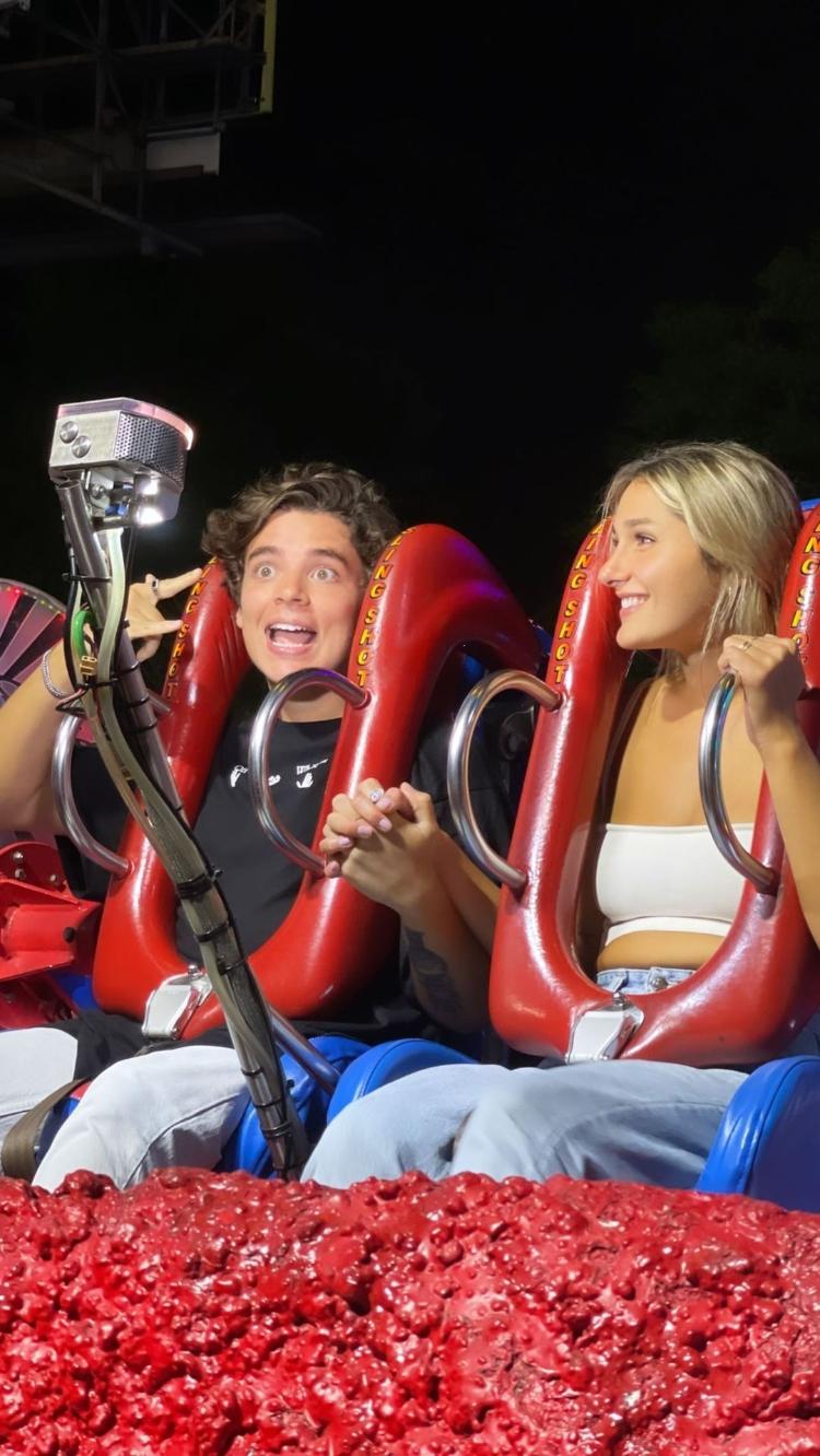 João Figueiredo e Sasha na Disney - Reprodução/Instagram - Reprodução/Instagram