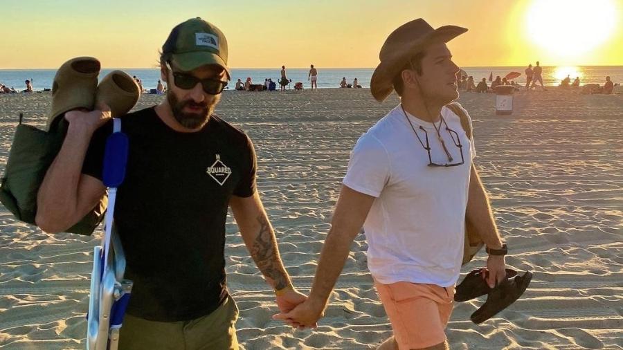 O ator Marco Pigossi e o namorado, o diretor italiano Marco Calvani, que revelou abuso sexual ao lançar curta - Reprodução/Instagram