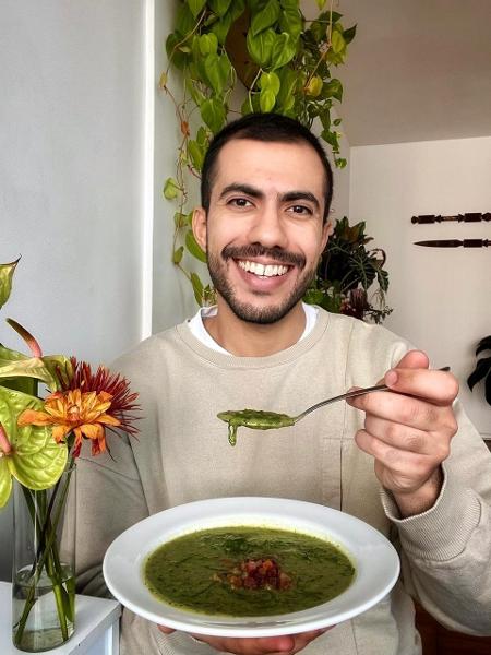 Chef na Padoca do Maní, em São Paulo, Adriano Soares ensina receita de caldo verde - Arquivo pessoal