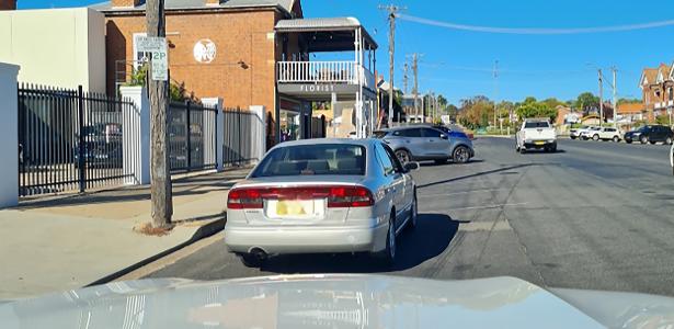 Pego pela polícia, motorista de 73 anos é banido de dirigir até 2117