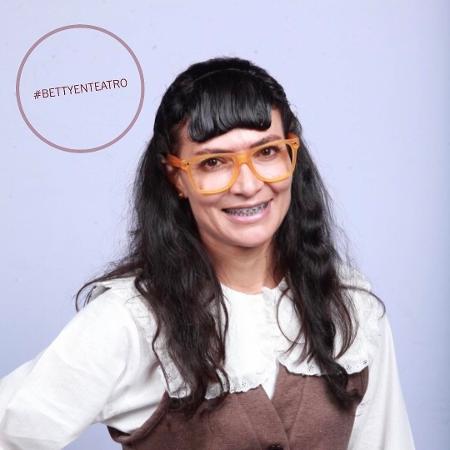 Protagonista de "Betty, a Feia", Ana María Orozco revive personagem para musical - Reprodução/Instagram/bettyenteatro
