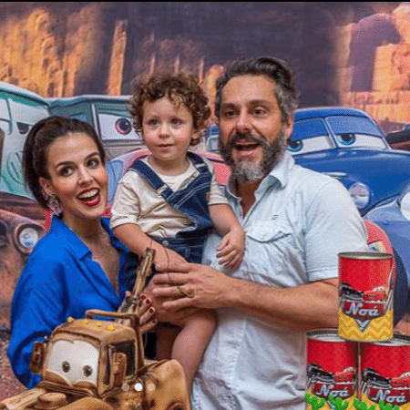  Karen Brusttolin e Alexandre Nero com o filho, Noá - Reprodução/Instagram