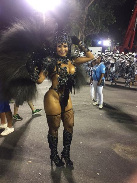 Shayene Cesário mostra fantasia que usará no desfile da Acadêmicos da Rocinha - Divulgação