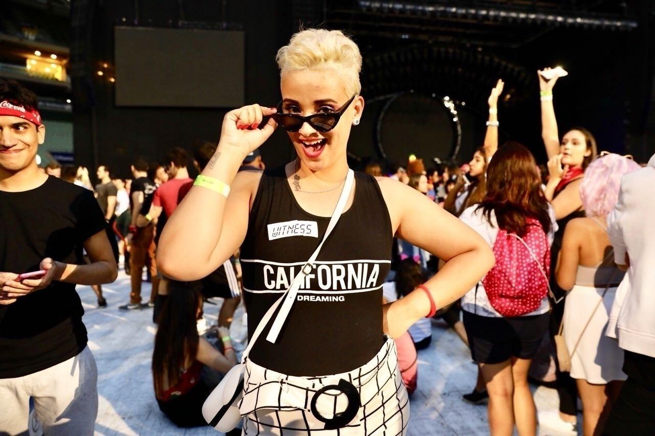 Aline Peralta, 31, faz cover de Katy Perry no show da cantora em São Paulo - Mariana Pekin/UOL