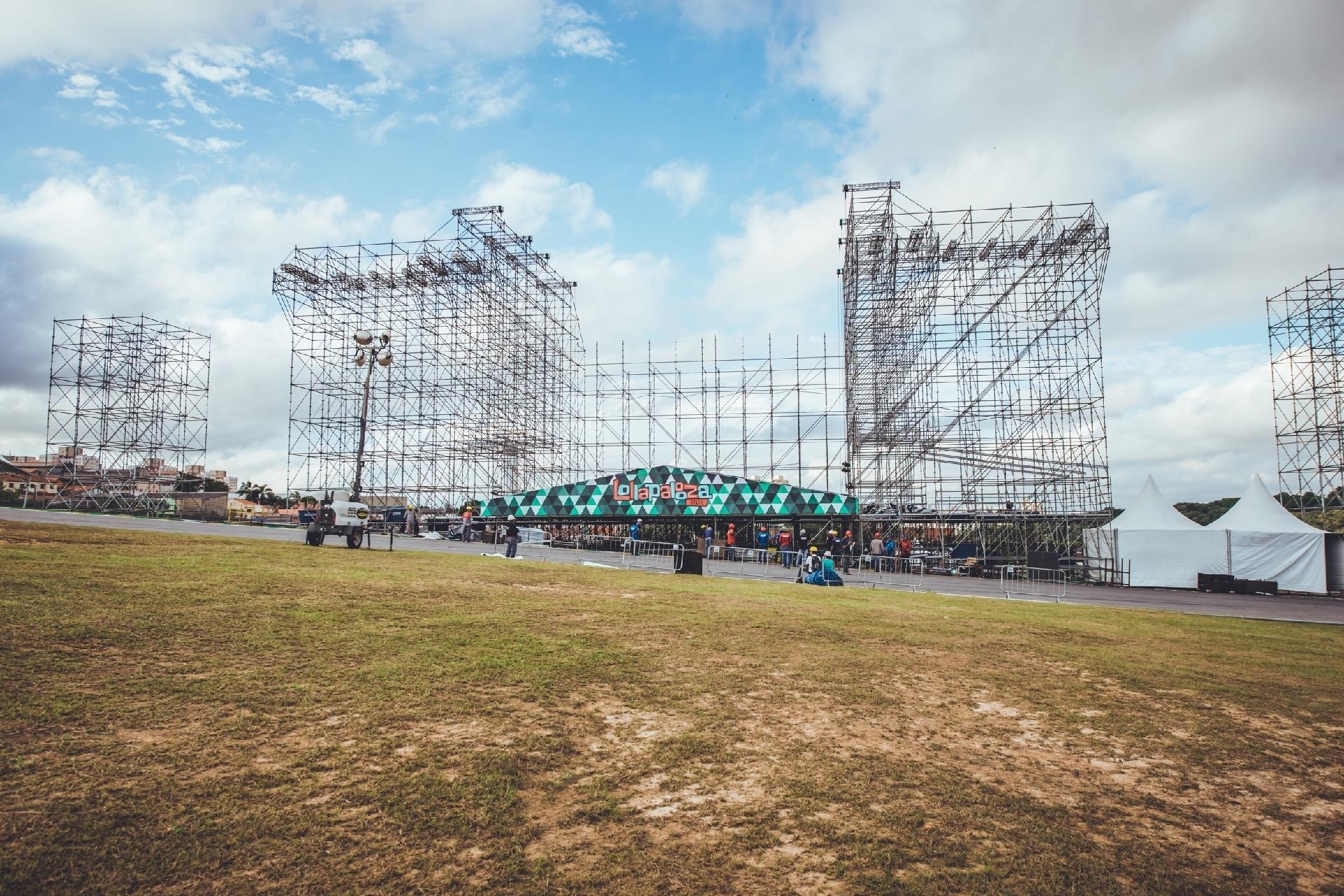 Montagem do festival Lollapalooza Brasil 2018, no Autódromo de Interlagos - Camila Cara/Divulgação
