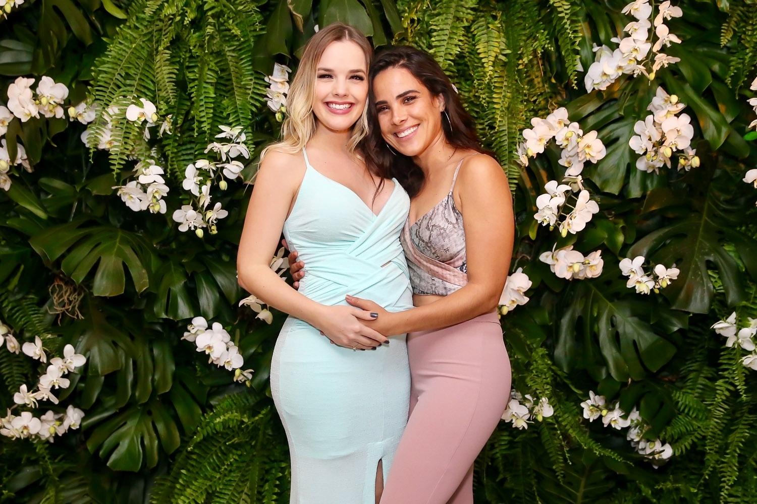 A cantora Thaeme, grávida do seu primeiro filho e Wanessa - Manuela Scarpa/Brazil News