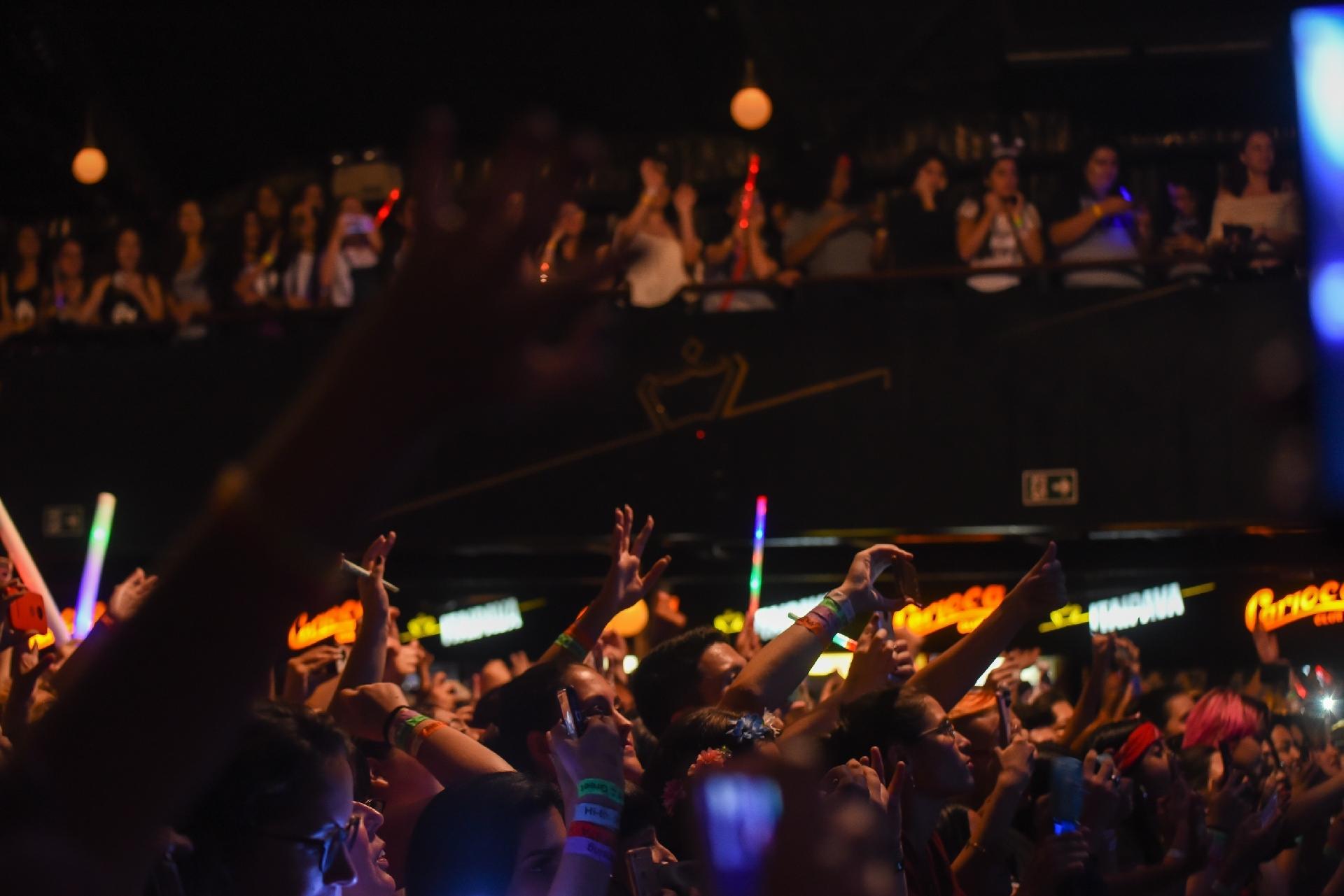 Grupo sul-coreano VAV faz show no Carioca Club, em São Paulo - Flavio Moraes/UOL