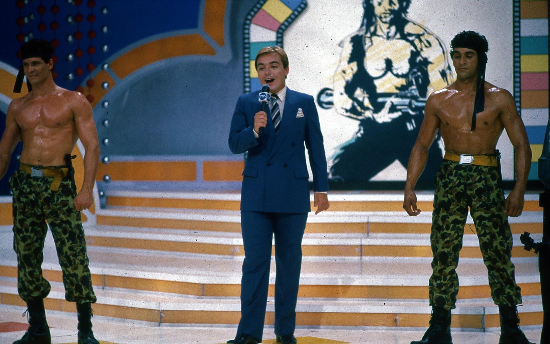 Concurso "Rambo Brasileiro" agitou o palco do "Viva a Noite" com sócias do herói de guerra americano em 1986 - Moacyr dos Santos/SBT