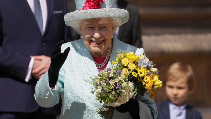 Rainha Elizabeth procura alguém para gerenciar suas redes sociais - AFP