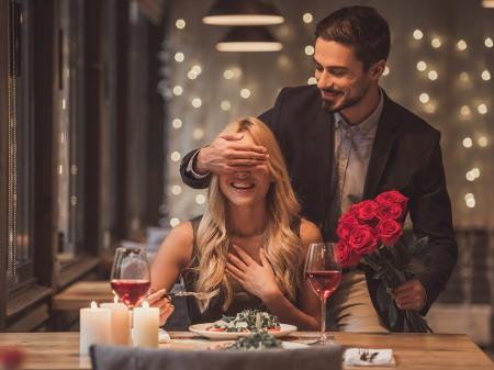 Love bombing": por que o exagero no romantismo pode ser uma cilada -  26/07/2019 - UOL Universa