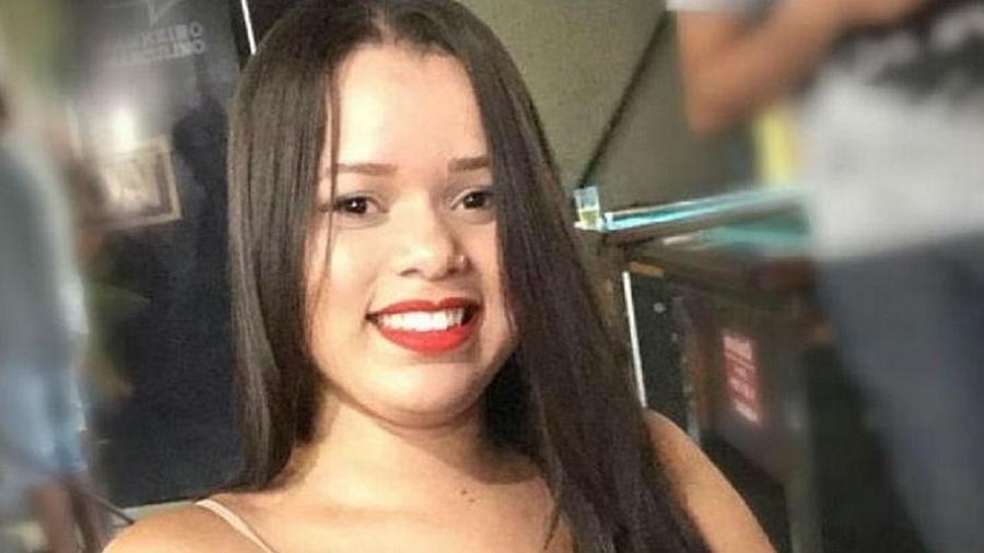 Vítima (foto) foi enterrada em Limoreiro, Pernambuco  - Reprodução/Facebook