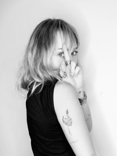 Miley Cyrus mostra sua nova tatuagem - Reprodução/Instagram