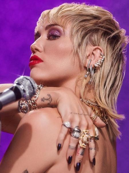Miley Cyrus: vem álbum cover do Metallica por aí? - Reprodução