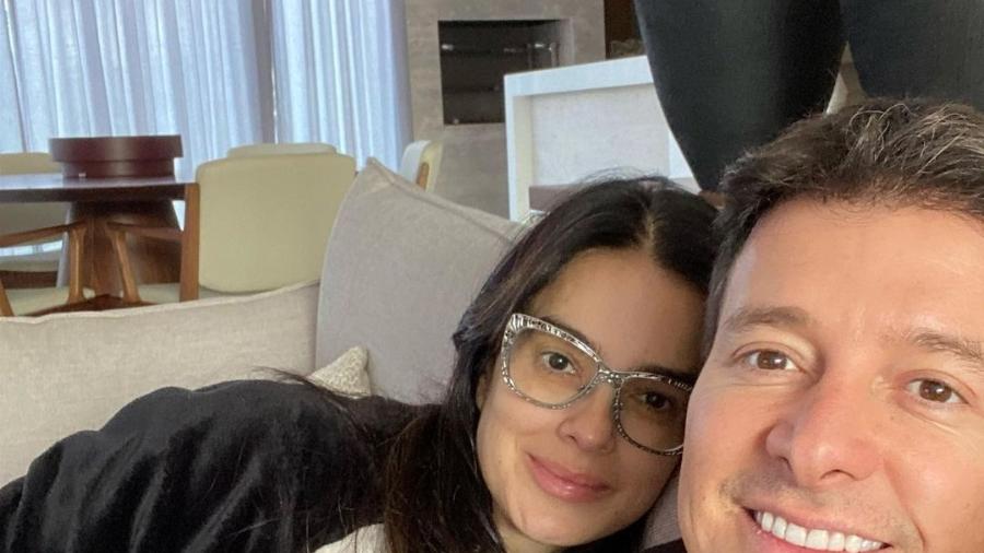 Rodrigo Faro posa ao lado da esposa, Vera Viel - Reprodução/Instagram