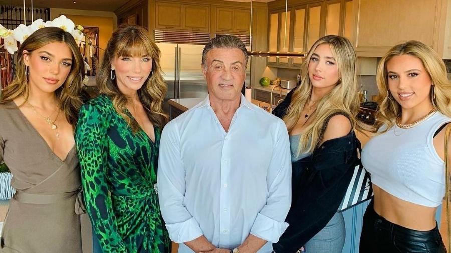 Sylvester Stallone com as filhas no aniversário  - Reprodução/Instagram 