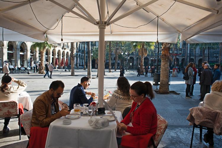 Restaurantes na Plaza Real, em Barcelona