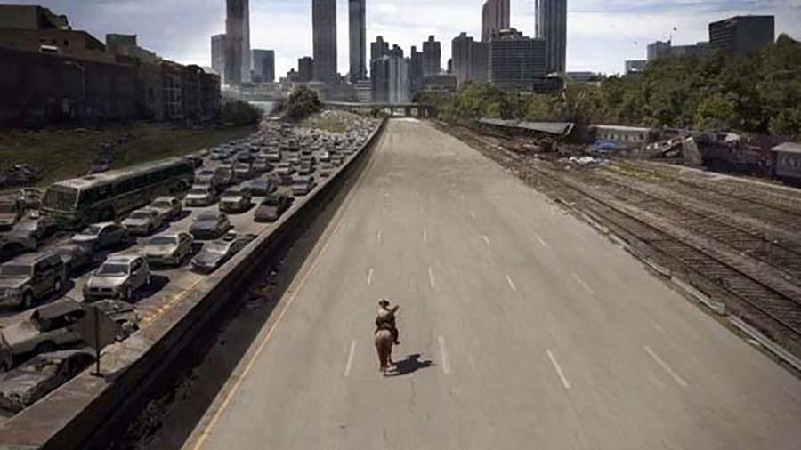 Rick se depara com a cidade de Atlanta devastada em cena da primeira temporada de "The Walking Dead" - Divulgação/AMC 