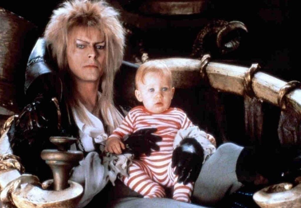 David Bowie e Toby Froud em "Labirinto - A magia do tempo" (1986) - Reprodução