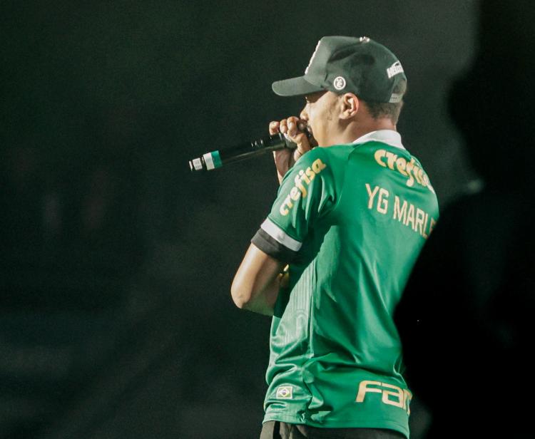 No Allianz Parque, YG Marley veste camiseta do Palmeiras com seu nome no show de Lauryn Hill no festival Chic Show, no sábado (13)